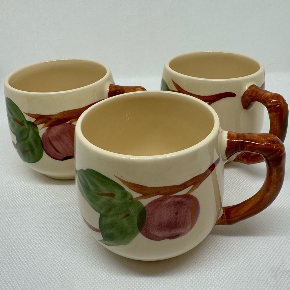Set of three cups Franciscan wear